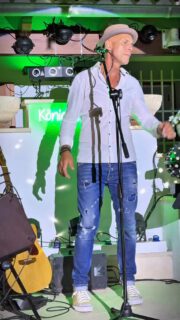 Ein kleiner Ausschnitt von letztem Sonntag… Live im König Garten Cala Ratjada! Cover von…
Supergirl - Reamonn
Time to wonder - Fury in the Slaughterhouse

Es war ein geiler Abend! Danke an alle fürs kommen und Danke an das Team des König Garten! 

See you soon!!! ✌🏼🎶

#calaratjada #reamonnsupergirl #furyintheslaughterhouse #livemusik #sänger